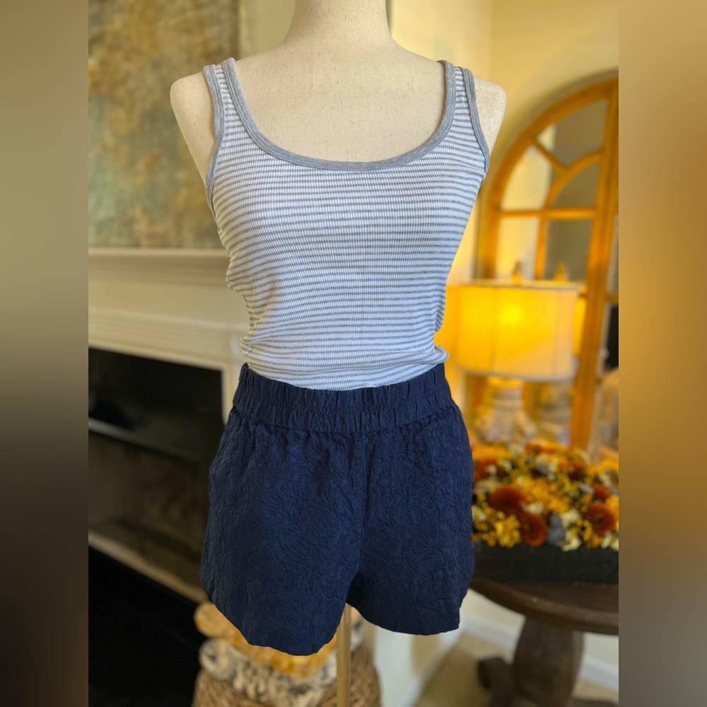 EUC JCrew Pull On Matelasse Navy Blue Shorts size 8
